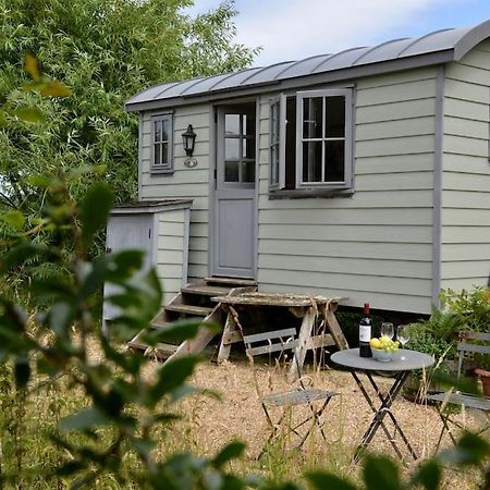 The Shepherd'S Hut @ Chichester Cottage Buitenkant foto