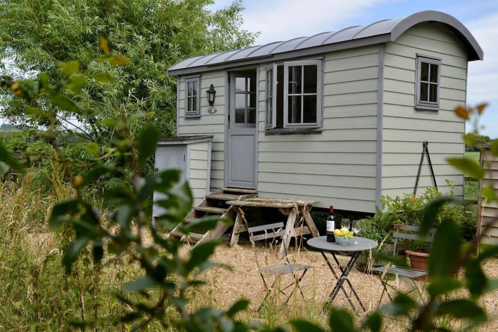 The Shepherd'S Hut @ Chichester Cottage Buitenkant foto